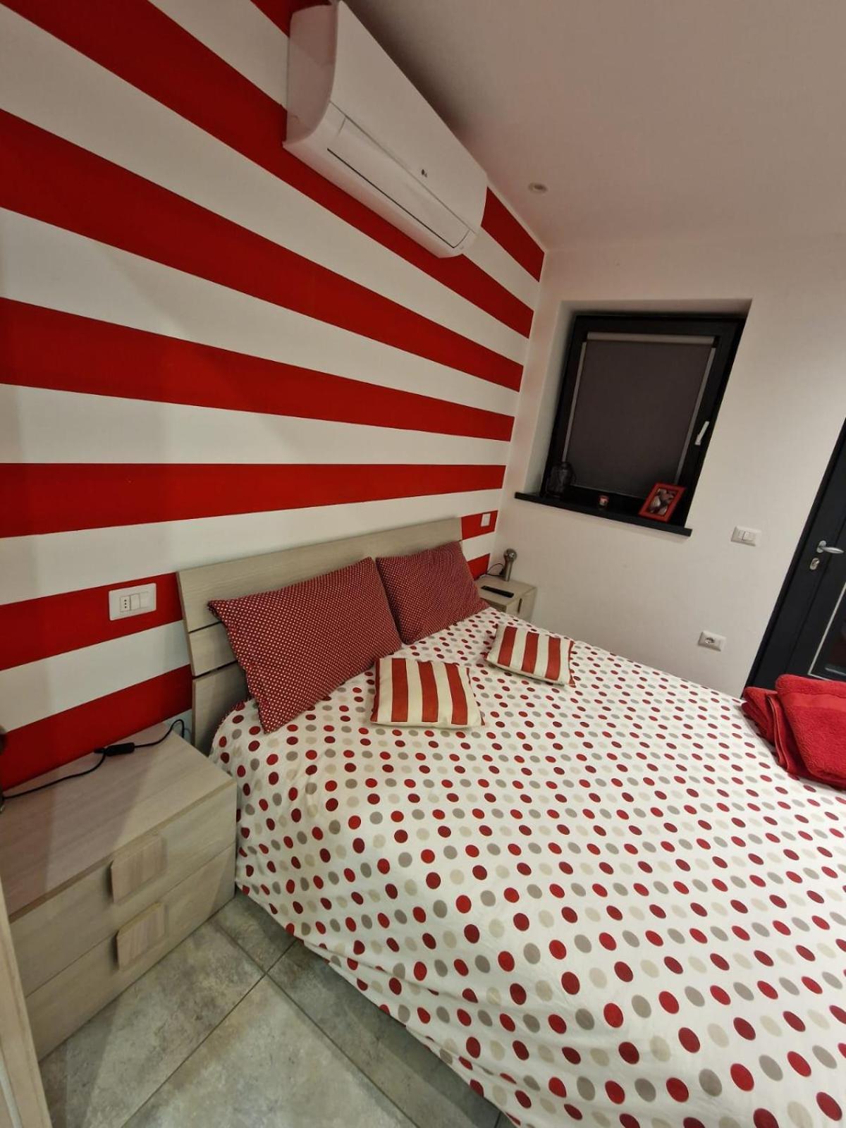 ソーリコ Casa Rosso Blu Bed & Breakfast エクステリア 写真