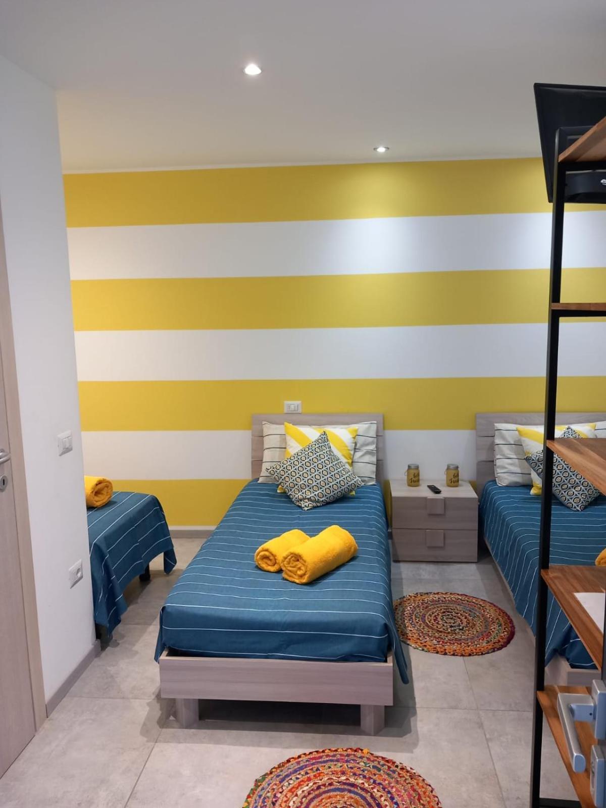 ソーリコ Casa Rosso Blu Bed & Breakfast エクステリア 写真